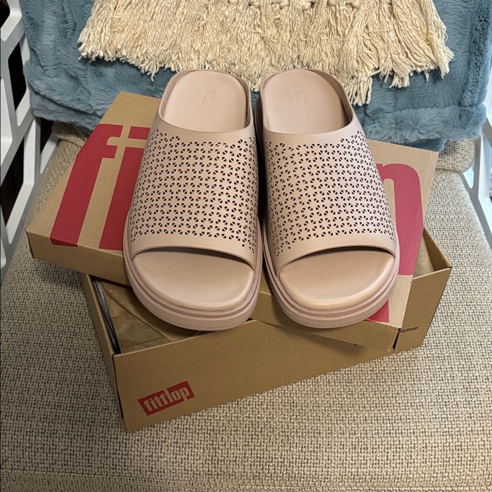Fit Flop platform slides sz 9 NWT/B